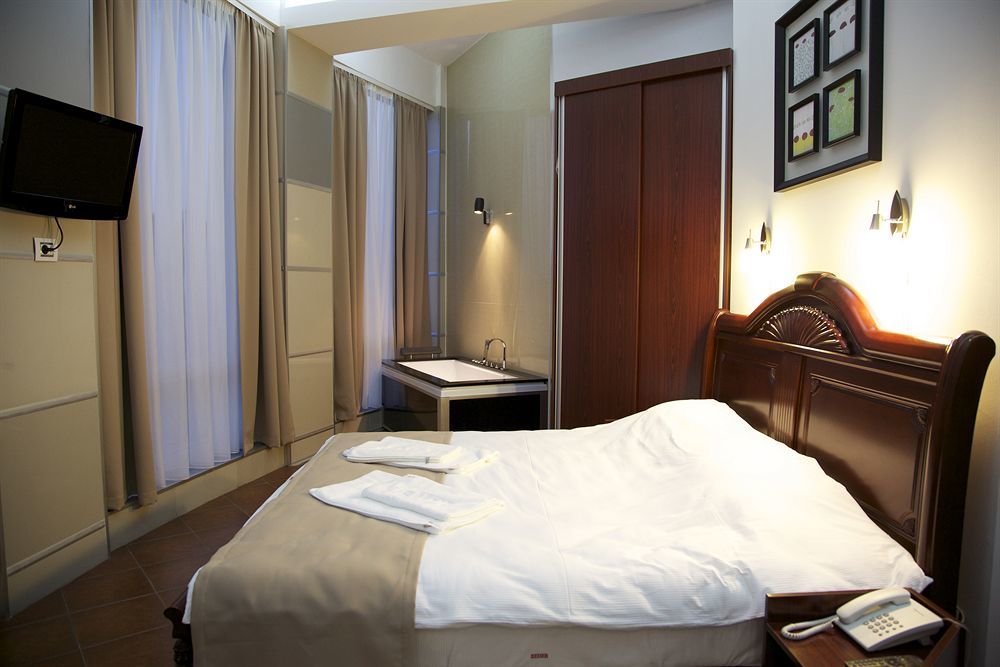 Ξενοδοχείο Zeder Garni 4*